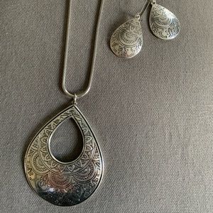 Necklace/Earring set